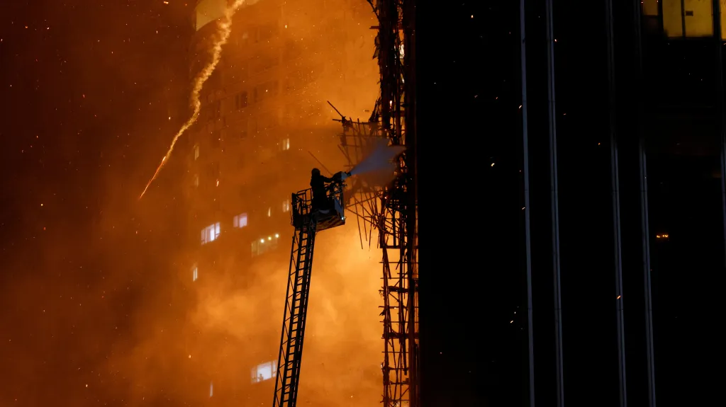 Požár mrakodrapu v Hong Kongu