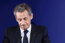 Sarkozy podpořil Macrona a opět se rozloučil s politikou