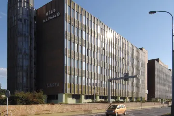 Magistrát půjčí Praze 10 bezúročně půl miliardy na rekonstrukci radnice