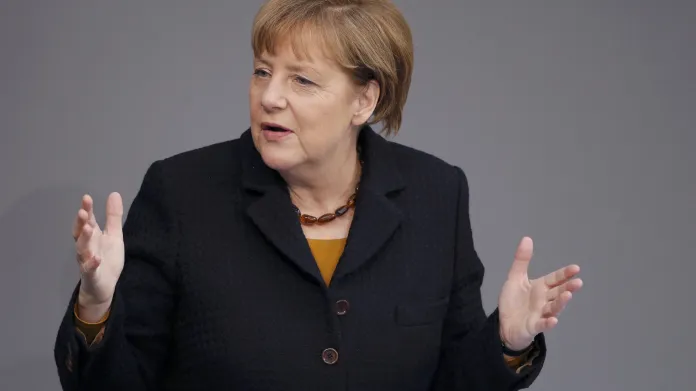 Merkelová během projevu ve Spolkovém sněmu
