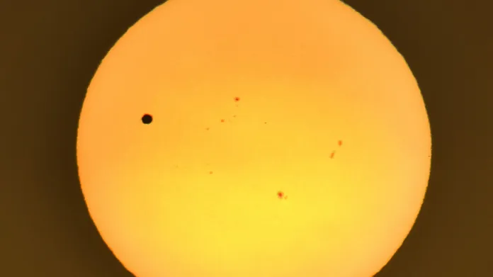 Přechod Venuše přes Slunce v červnu 2012