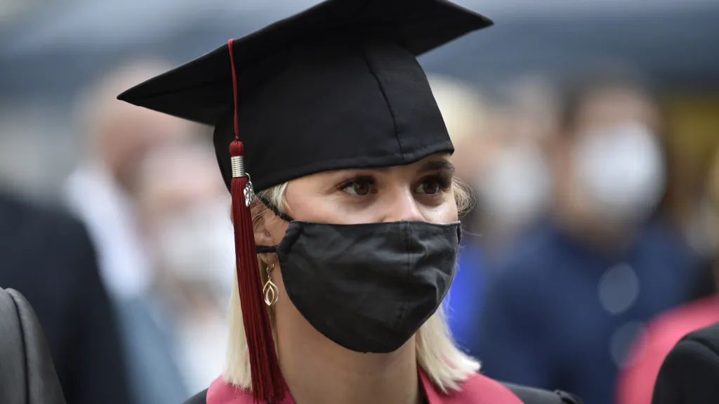 Slavnostní promoce absolventů Univerzity Tomáše Bati v září 2020