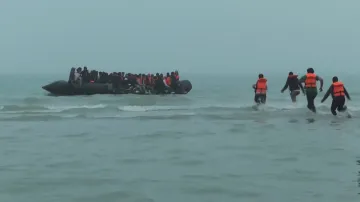 Britská vláda zpřísní pravidla pro migranty