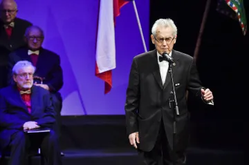 Za války spolupracoval s odbojáři, za komunismu skončil v pracovních táborech. V 93 letech zemřel František Šedivý