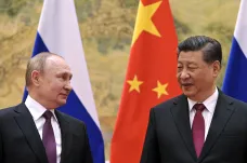 Putin dorazil do Číny na zahájení Her. Jednal se Si Ťin-pchingem, oba jsou proti rozšíření NATO