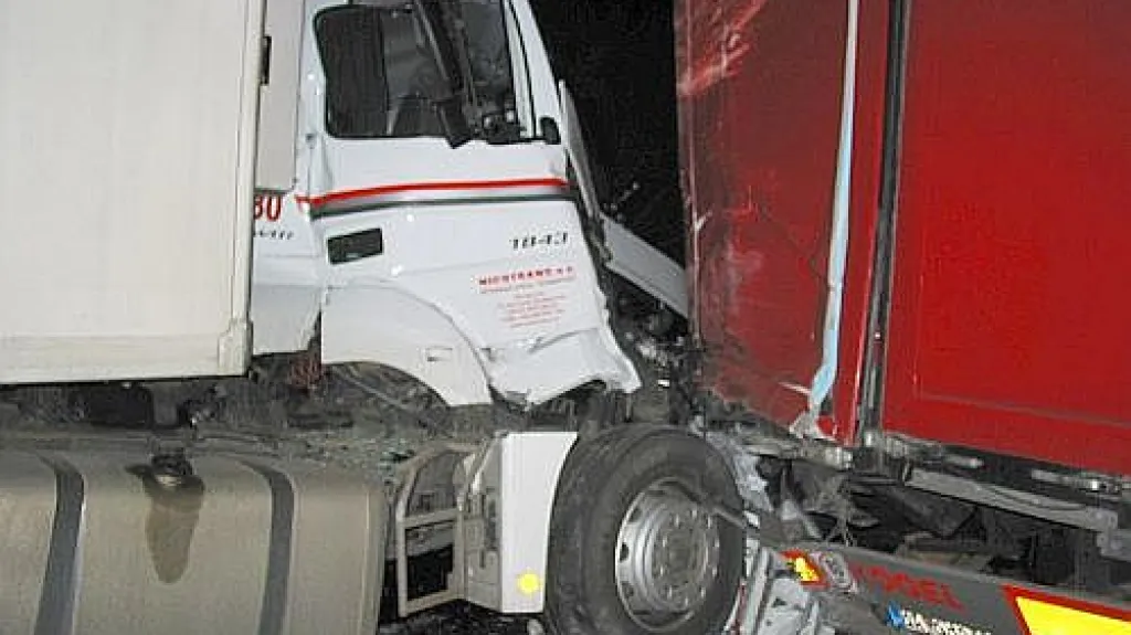 Nehoda kamionů