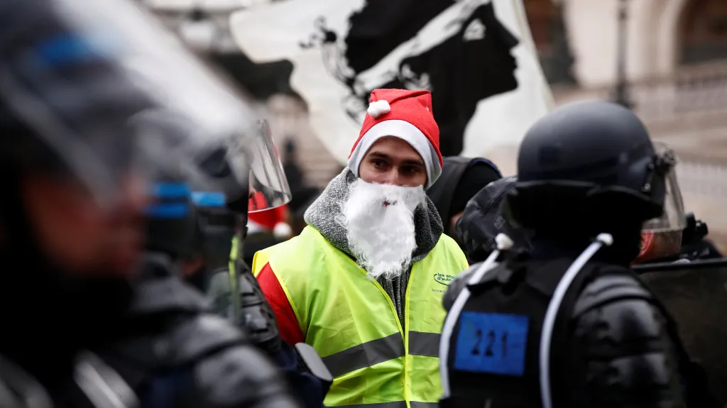 Protest žlutých vest v Paříži