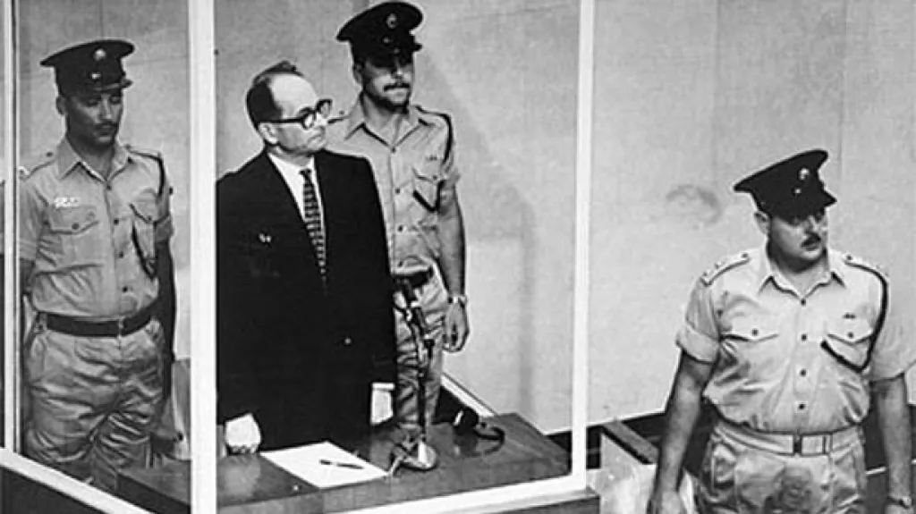 Adolf Eichmann před soudem v Jeruzalémě