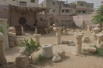 V Gaze kvete černý trh s památkami, překupníci se schovávají za soukromá muzea