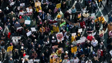 Demonstrace proti Trumpově vládě v New Yorku (18. 10. 2025)