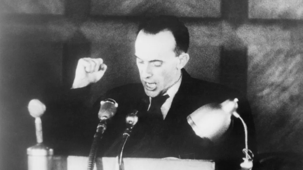 Prokurátor Josef Urválek na snímku z roku 1952