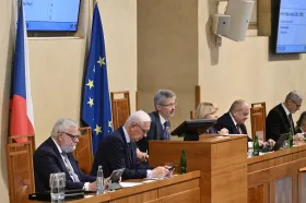 Senát schválil pravidla pro další navyšování obranných výdajů