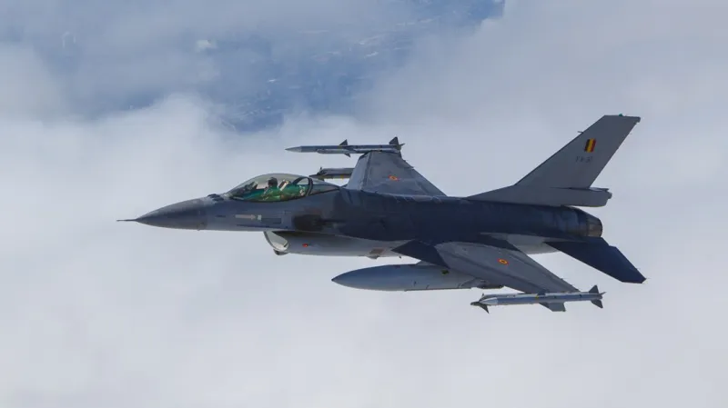 Letoun F-16