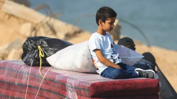 Palestinci prchající ze severu Pásma Gazy na jih kvůli izraelské vojenské operaci (24. září 2025)