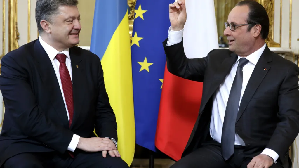 Petro Porošenko a Francois Hollande