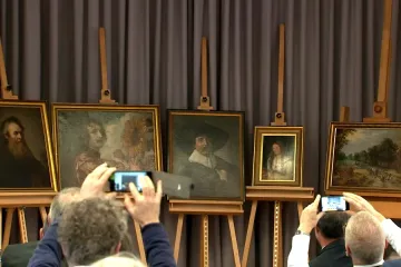 Obrazy z největší východoněmecké krádeže znovu lahodí očím. Identita zlodějů zůstává záhadou