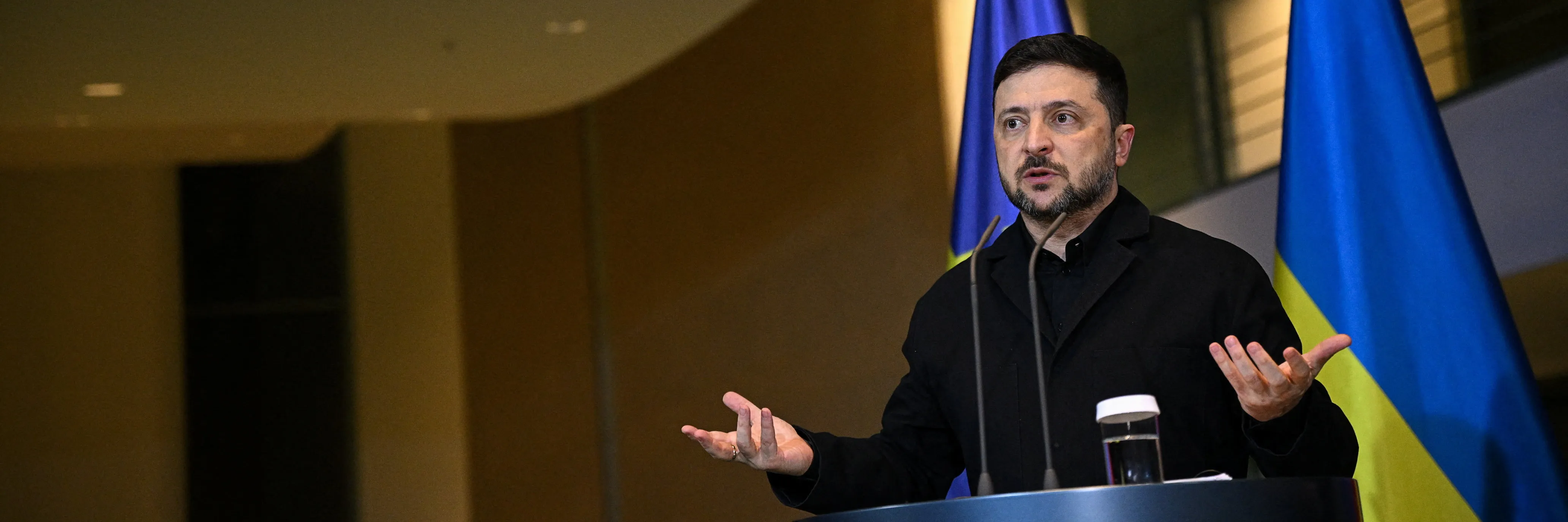 Zelenskyj: Mírový plán zatím není hotov, Ukrajina neuzná Donbas za ruský