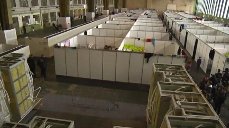 Bývalé berlínské letiště Tempelhof se mění na dočasnou ubytovnu pro migranty