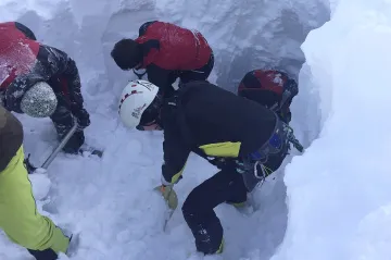 Pod lavinou zemřelo pět mužů z Česka - masa sněhu se uvolnila sama