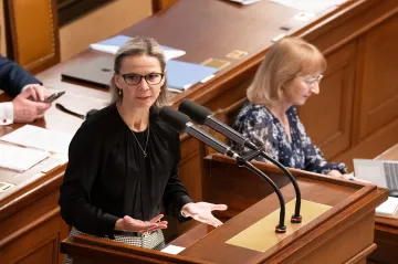 Ministryně Mrázová má na svém pozemku černé stavby, píší Seznam Zprávy