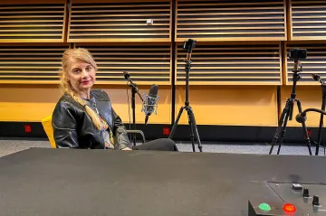 Při natáčení se s lidmi směju i brečím. Snažím se přinést naději, říká reportérka Surovcová
