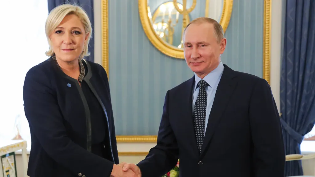 Marine Le Penová a Vladimir Putin