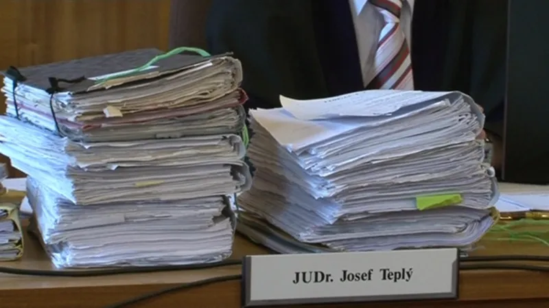 Obsáhlý spis k případu