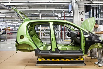 Automobilky se obávají „zadřených kol“. Po stropu na ceny energií v ČT volali šéfové Škody, Hyundai i Toyoty