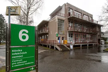 Lidí s problémy po jídle z hradecké restaurace přibylo. Už jich je 89, část má salmonelózu