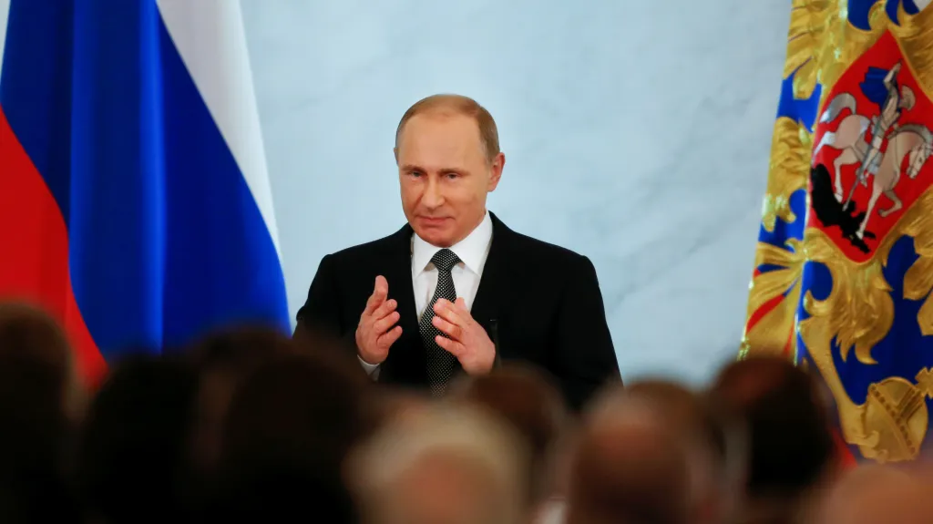Vladimir Putin přednáší zprávu o stavu země