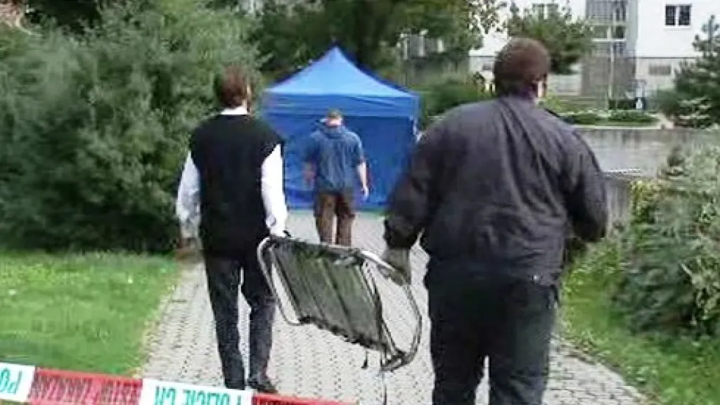Muž ubodal svou manželku