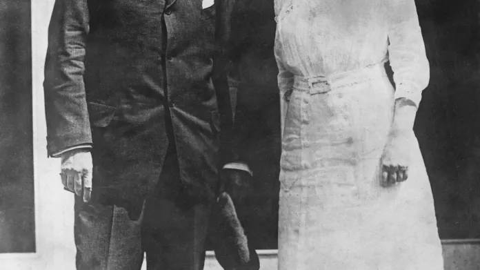 Woodrow Wilson se svou manželkou Edith