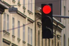 Už nikdy červená! Praha chystá systém, který umožní hasičům nebo sanitkám ovládat semafory