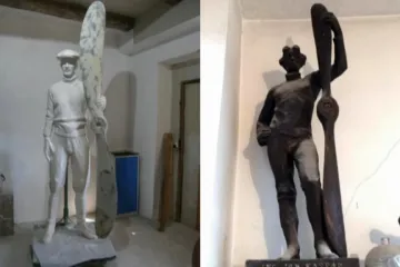 Plagiát, nebo náhoda? Socha letce Kašpara je nápadně podobná dílu jiného autora