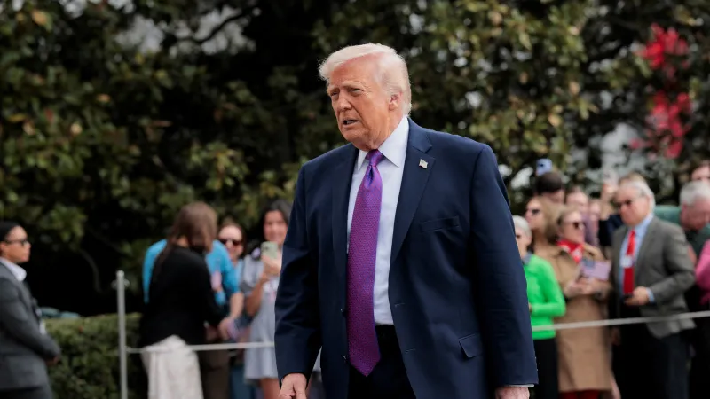 Země dovážející ropu Hormuzem mají zajistit jeho otevření, míní Trump