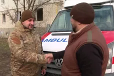 Ukrajinci se dočkali jedenácti slovenských sanitek. Dobročinný projekt musel překonat vleklou byrokracii