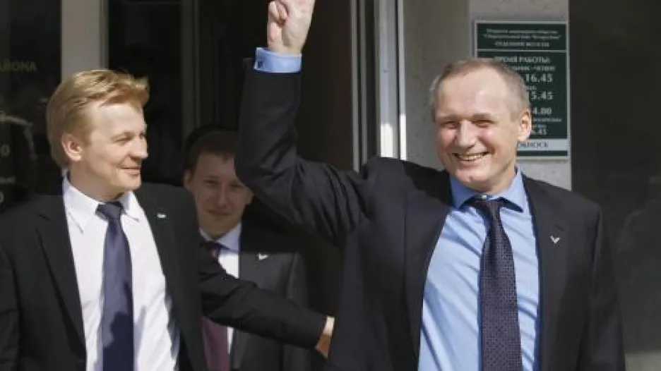 Vůdci běloruské opozice odcházejí od soudu
