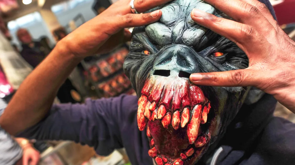 Halloweenská maska