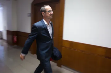 Bývalého starostu i místostarostu Horního Benešova zprostil soud obžaloby kvůli opravě haly