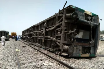 Tragická srážka dvou vlaků v Pákistánu si vyžádala nejméně 45 mrtvých