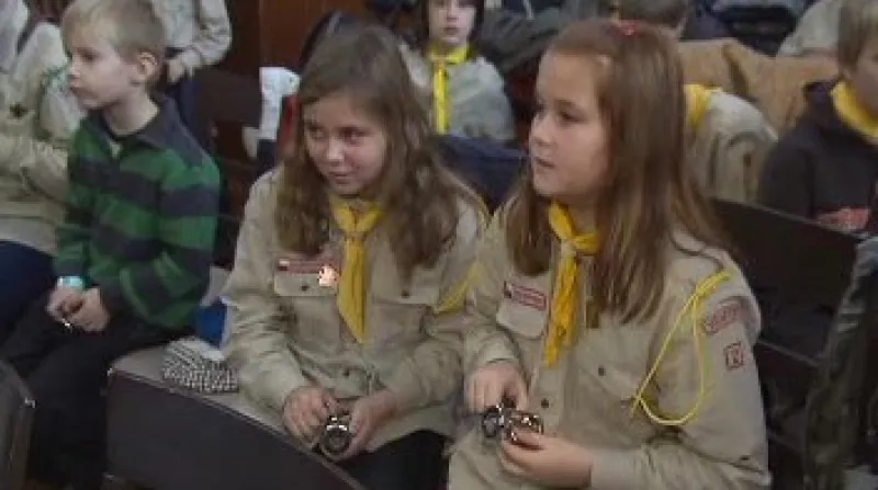 Malé skautky zkoušejí hlavolam