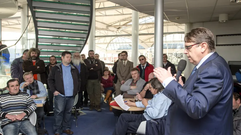 Hejtman Lubomír Franc na jednání s odbory