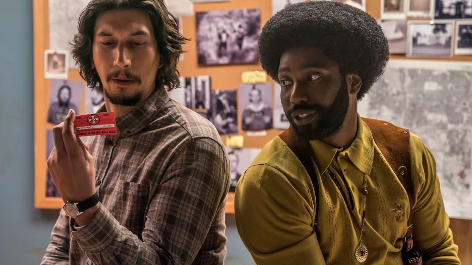 Adam Driver a John David Washington ve filmu BlacKkKlansman