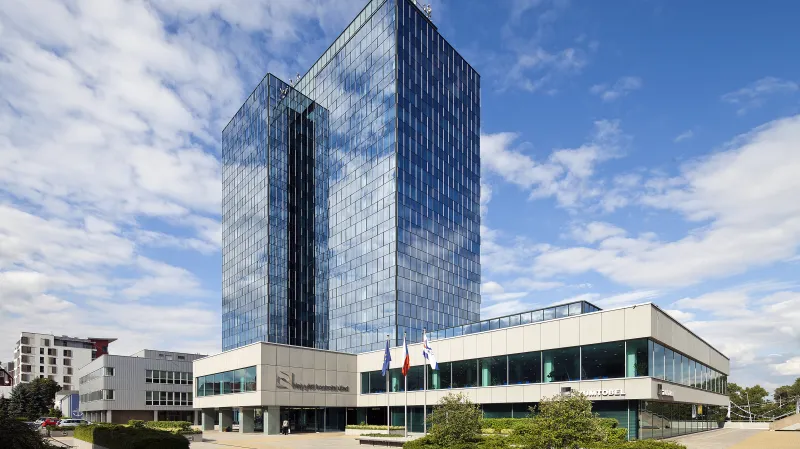 Současné sídlo NKÚ ve výškové budově Tokovo v pražských Holešovicích