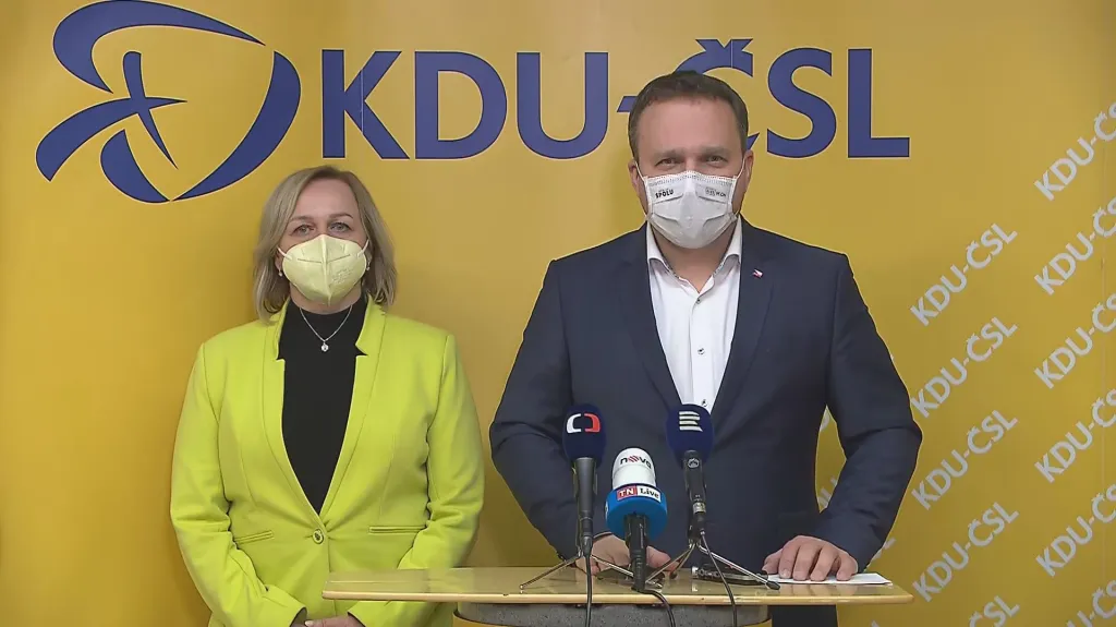 Předseda KDU-ČSL Marian Jurečka a 1. místopředsedkyně Šárka Jelínková na tiskové konferenci