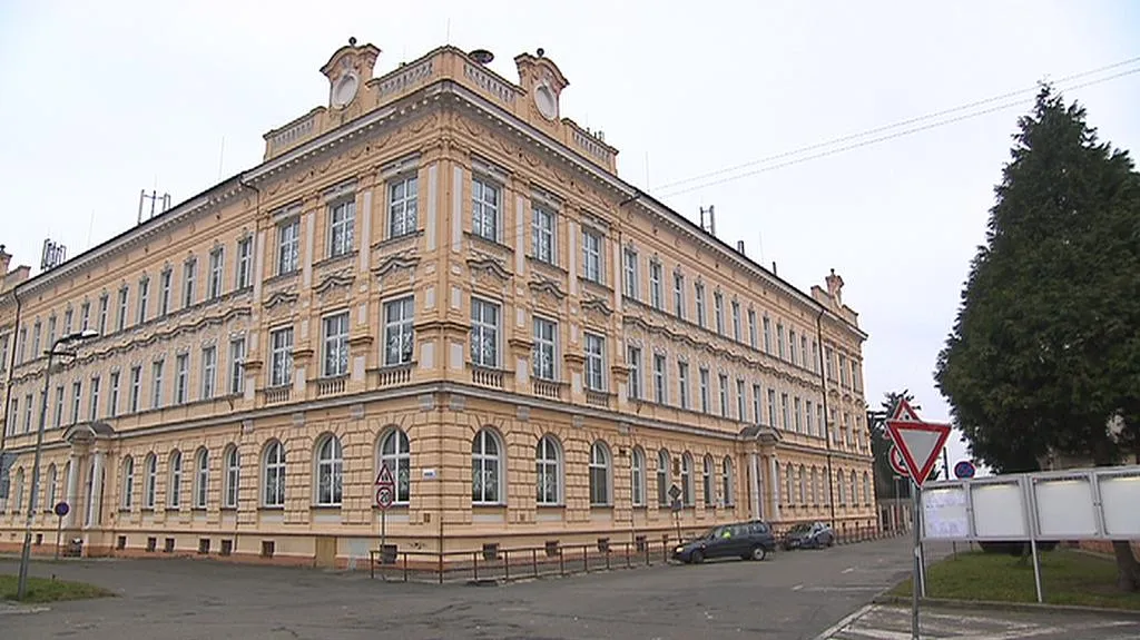Škola v Sadské