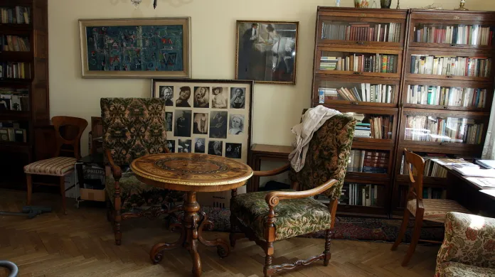 Interiér domu bratří Čapků v Praze na Vinohradech