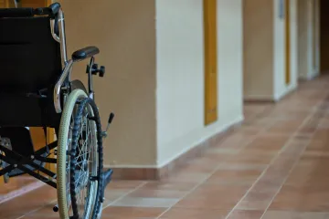 VZP nutila handicapované nevhodný vozík. Dražší nechce proplatit