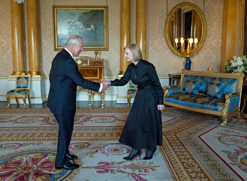 Setkání Trussové s novým králem Karlem III. v Buckinghamském paláci (18. září 2022)