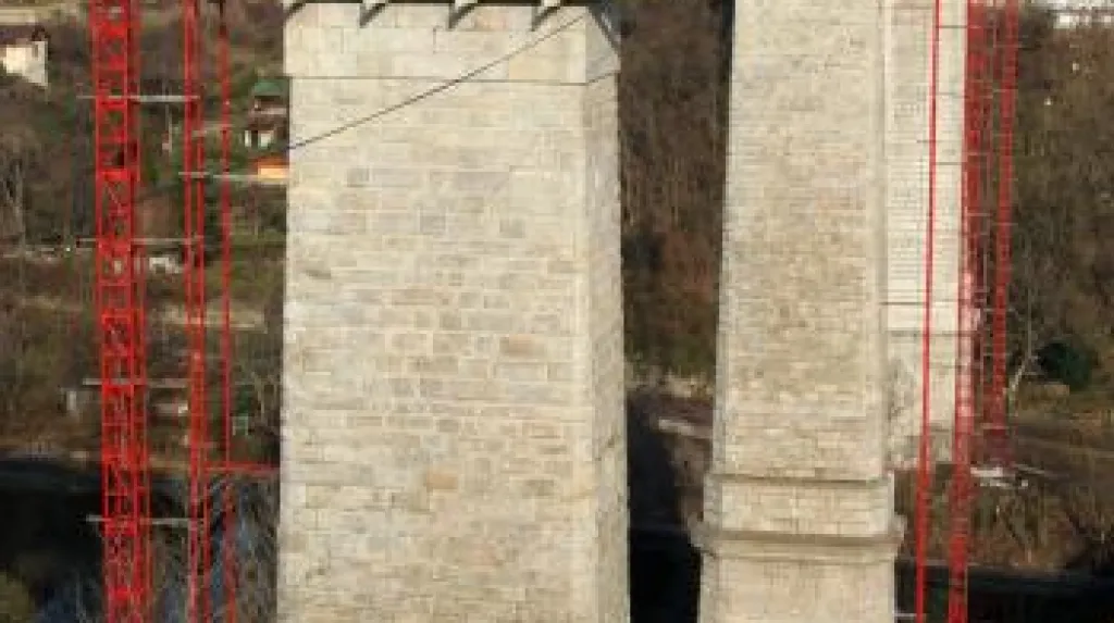 Výstavba mostu ve Znojmě